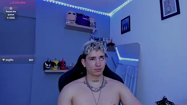 Snapshot of SebasFallon chatting on March 19, 11:25 pm SebasFallon online show from March 19, 11:25 pm