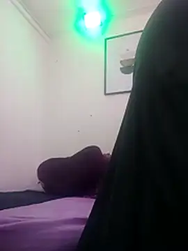 Snapshot of Wife_sexxx chatting on December 28, 7:22 pm Wife sexxx online show from December 28, 7:22 pm