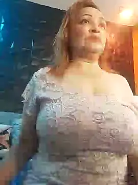 Snapshot of Wife_sexxx chatting on January 11, 1:01 pm Wife sexxx online show from January 11, 1:01 pm