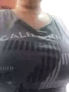 Snapshot of Wife_sexxx chatting on February 8, 3:10 pm Wife sexxx online show from February 8, 3:10 pm