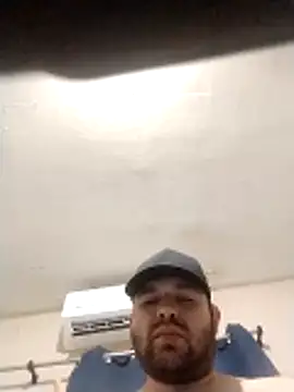 JulianInter08 online show from March 22, 5:33 am