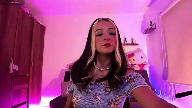 Snapshot of penny_sweett_ chatting on September 9, 11:48 pm penny sweett  online show from September 9, 11:48 pm