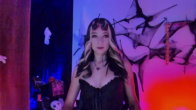 Snapshot of penny_sweett_ chatting on October 30, 12:23 am penny sweett  online show from October 30, 12:23 am