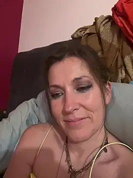 Snapshot of Lwhite1 chatting on May 20, 10:16 pm Lwhite1 online show from May 20, 10:16 pm