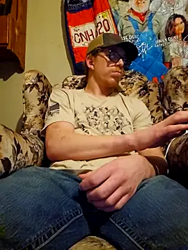 Snapshot of REDHAMMER_ chatting on March 5, 12:16 am REDHAMMER online show from March 5, 12:16 am