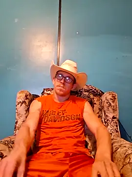 Snapshot of REDHAMMER_ chatting on May 10, 3:23 am REDHAMMER online show from May 10, 3:23 am