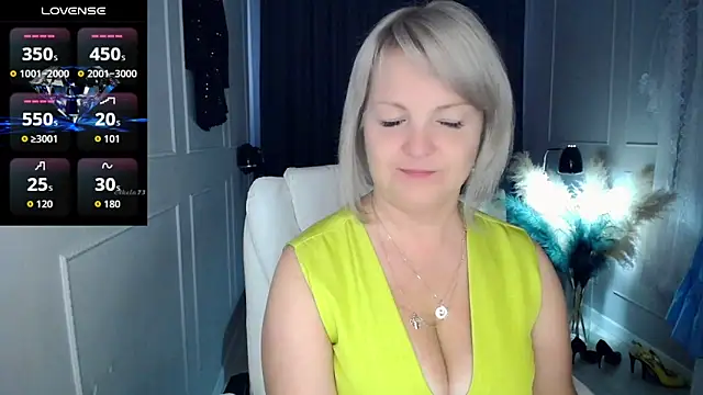 Snapshot of Juarnea chatting on April 24, 9:12 am Juarnea online show from April 24, 9:12 am