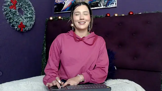 Snapshot of merlinaadams_ chatting on December 19, 7:29 pm merlinaadams  online show from December 19, 7:29 pm