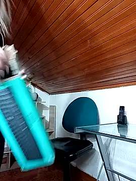 Snapshot of merlinaadams_ chatting on October 9, 4:38 pm merlinaadams  online show from October 9, 4:38 pm