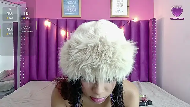 littleebonny online show from November 10, 1:21 pm