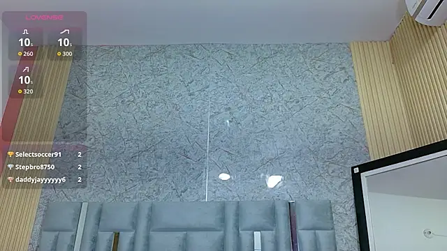 Snapshot of littleebonny chatting on June 28, 7:53 pm littleebonny online show from June 28, 7:53 pm