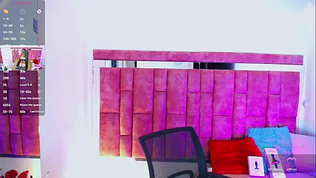 Snapshot of KayleighDreams_ chatting on April 29, 3:32 am KayleighDreams online show from April 29, 3:32 am