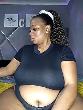 CocoBootyyy online show from April 18, 2:37 am