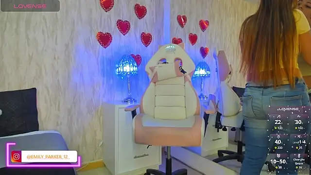 Snapshot of emily_parkerr chatting on March 15, 12:34 pm emily parkerr online show from March 15, 12:34 pm