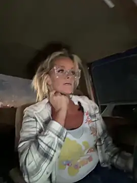 vixendoll87 online show from February 12, 11:55 pm