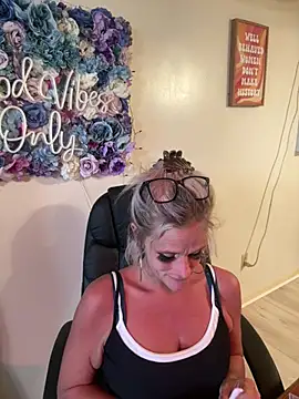 vixendoll87 online show from March 13, 8:15 pm