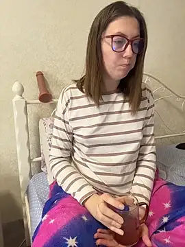 BeatriceTender online show from February 19, 6:59 pm