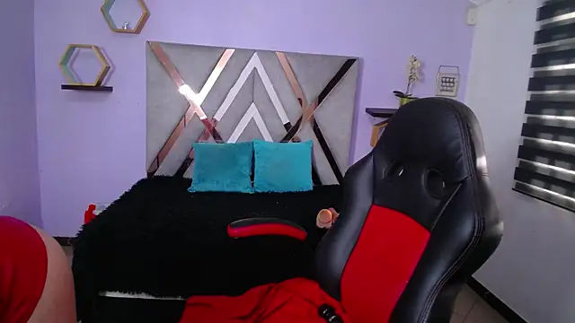 Anabella Thompson online show from October 16, 11:44 am