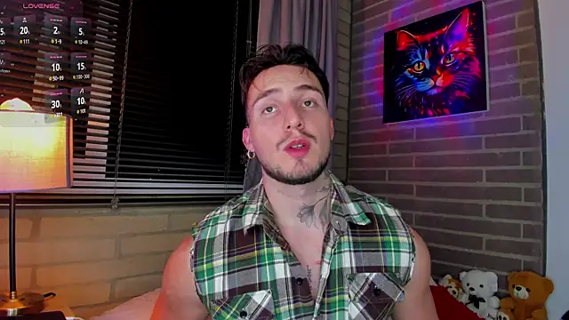 Snapshot of liam_oficial02 chatting on July 3, 4:19 am liam oficial02 online show from July 3, 4:19 am
