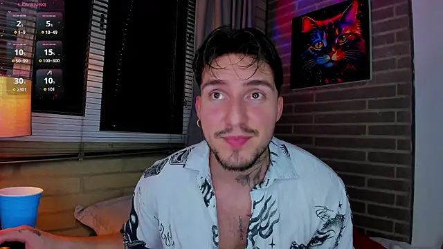 Snapshot of liam_oficial02 chatting on July 13, 3:20 am liam oficial02 online show from July 13, 3:20 am