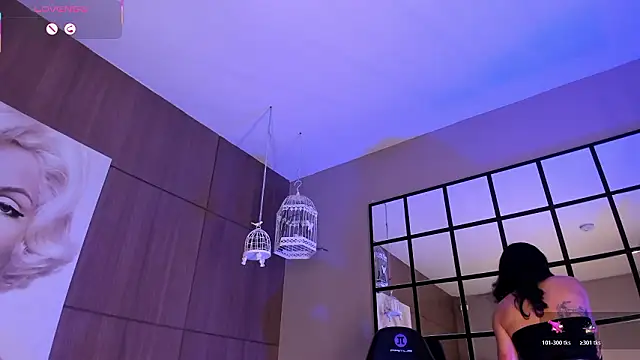 Snapshot of AgattaDuque chatting on February 15, 11:45 pm AgattaDuque online show from February 15, 11:45 pm