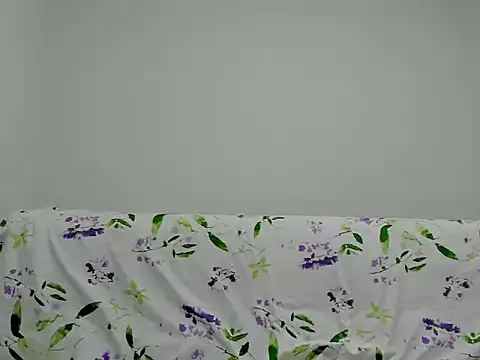 Snapshot of SamanthaBeke chatting on April 29, 3:21 am SamanthaBeke online show from April 29, 3:21 am