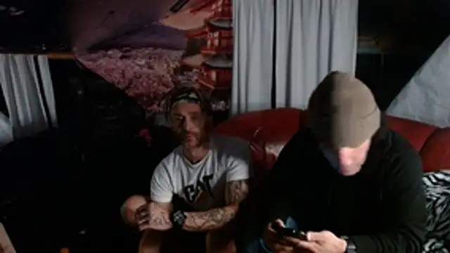 Snapshot of ShiaWay chatting on December 3, 9:40 am ShiaWay online show from December 3, 9:40 am