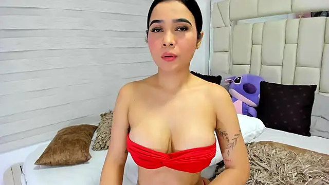 Snapshot of clytiia_ chatting on June 11, 2:00 am clytiia online show from June 11, 2:00 am