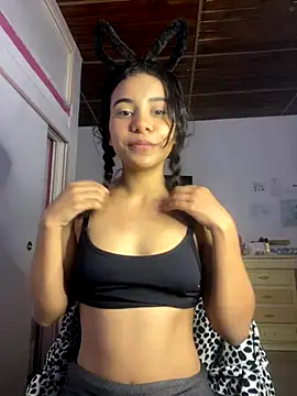 Snapshot of hannaxnatx chatting on October 23, 6:39 pm hannaxnatx online show from October 23, 6:39 pm