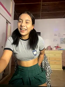 Snapshot of hannaxnatx chatting on October 25, 6:57 pm hannaxnatx online show from October 25, 6:57 pm