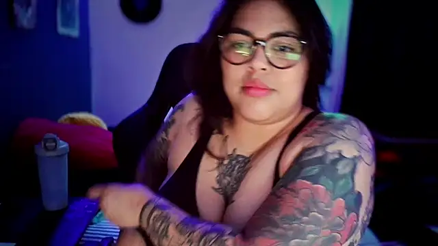 miacanela xo online show from April 1, 2:01 am