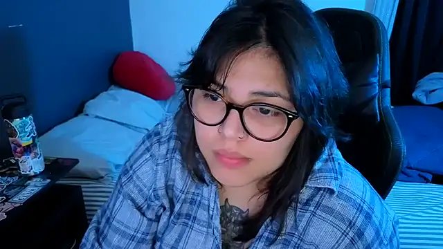 Snapshot of miacanela_xo chatting on May 2, 3:22 am miacanela xo online show from May 2, 3:22 am