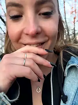 Snapshot of LiliMorganxxx chatting on February 6, 4:32 pm LiliMorganxxx online show from February 6, 4:32 pm