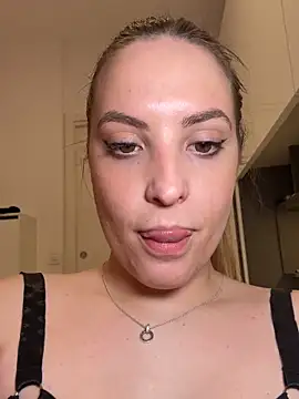 Snapshot of LiliMorganxxx chatting on February 16, 10:06 pm LiliMorganxxx online show from February 16, 10:06 pm