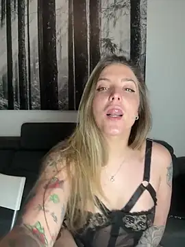 LiliMorganxxx online show from April 23, 10:45 pm