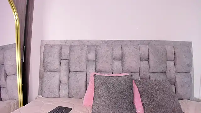 aaryy  online show from January 31, 7:45 pm