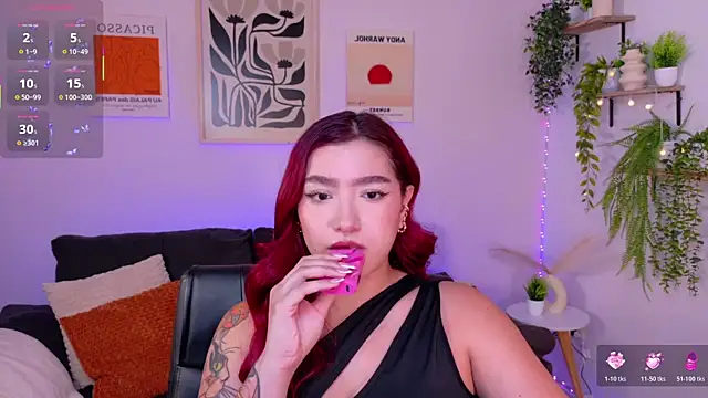 Snapshot of ViolettCastel chatting on April 20, 7:15 pm ViolettCastel online show from April 20, 7:15 pm