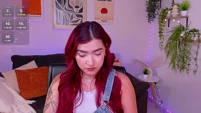 Snapshot of ViolettCastel chatting on April 21, 10:56 pm ViolettCastel online show from April 21, 10:56 pm