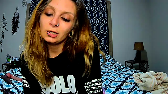 ZeelaXoXo online show from March 20, 4:07 am