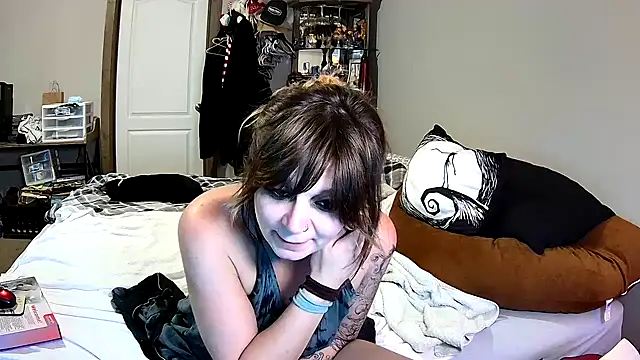 ZeelaXoXo online show from March 2, 7:15 am