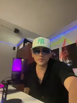 Snapshot of Rolblue chatting on July 18, 7:28 pm Rolblue online show from July 18, 7:28 pm