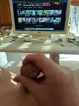 Snapshot of Sexy-boy29 chatting on January 19, 12:17 pm Sexy-boy29 online show from January 19, 12:17 pm