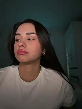 Kimmymadison- online show from February 11, 8:47 pm