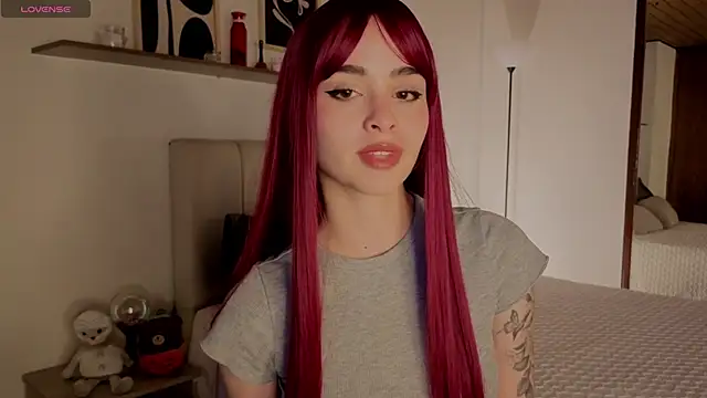 Snapshot of Roxxy_mora chatting on October 9, 9:46 pm Roxxy mora online show from October 9, 9:46 pm
