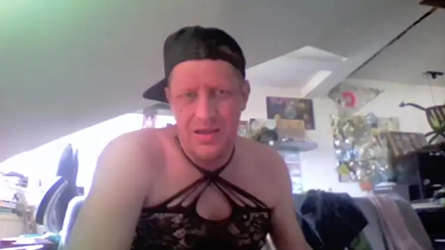 Bigthroaterboy online show from June 17, 6:16 am