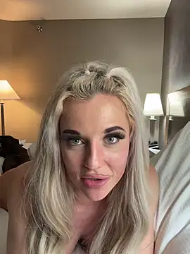 JayJayPink online show from January 27, 9:44 am