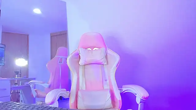 Snapshot of angelinalodge1 chatting on February 27, 4:41 am angelinalodge1 online show from February 27, 4:41 am