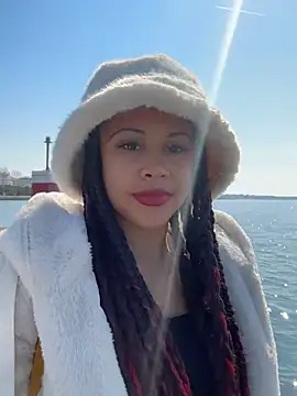 HaileyDiana online show from March 6, 11:28 am