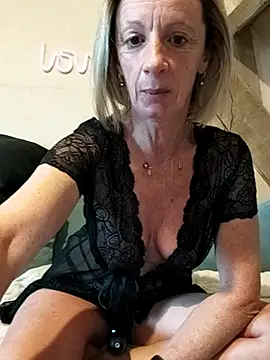 tatianasexymilf online show from October 19, 9:32 am