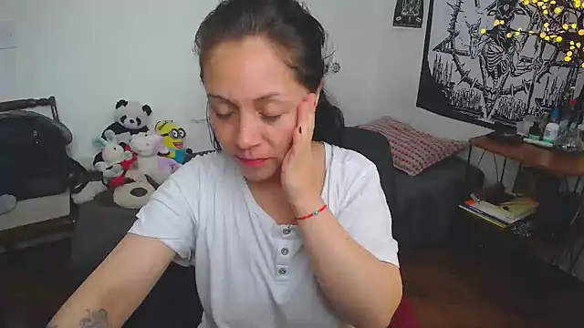 lili peach online show from September 19, 5:46 pm